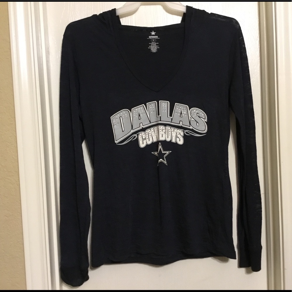 Dallas Cowboys tee shirt w/hoodie.